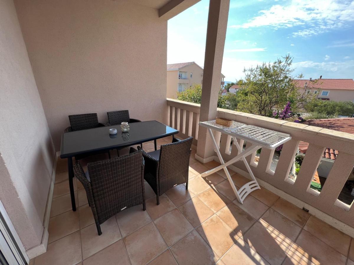 Apartments Villa Zdrava Traù Esterno foto