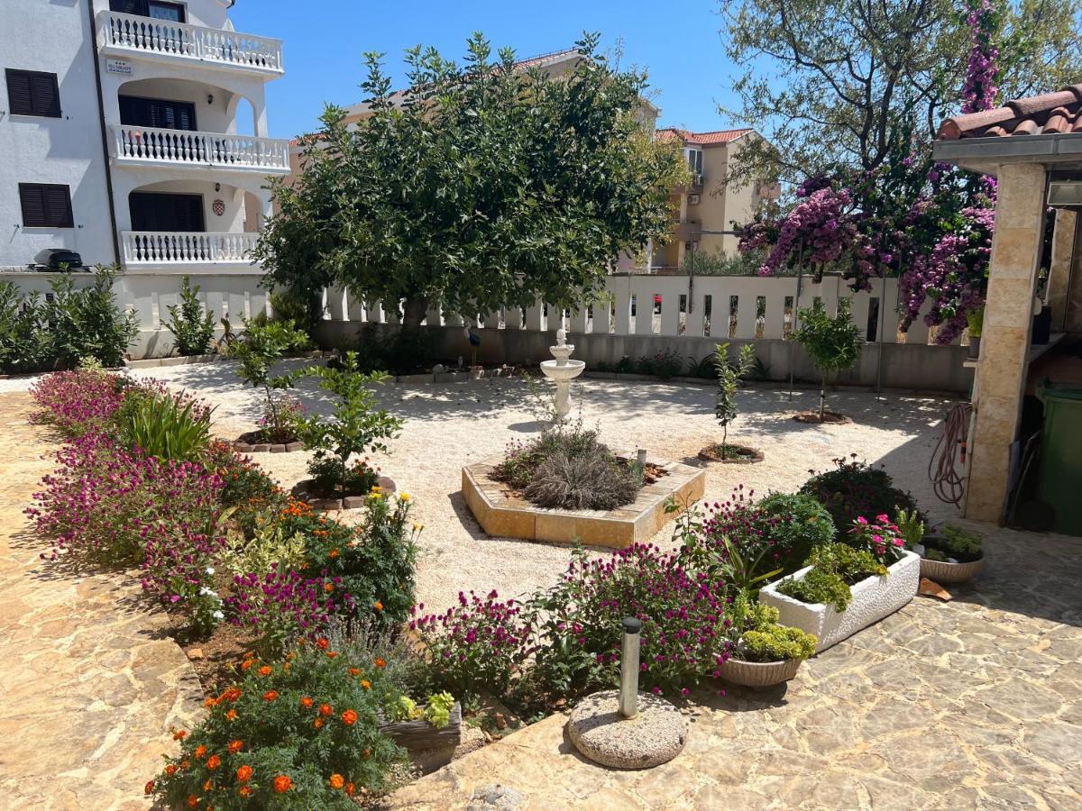 Apartments Villa Zdrava Traù Esterno foto